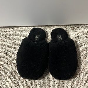 Black ugg slippers size 7